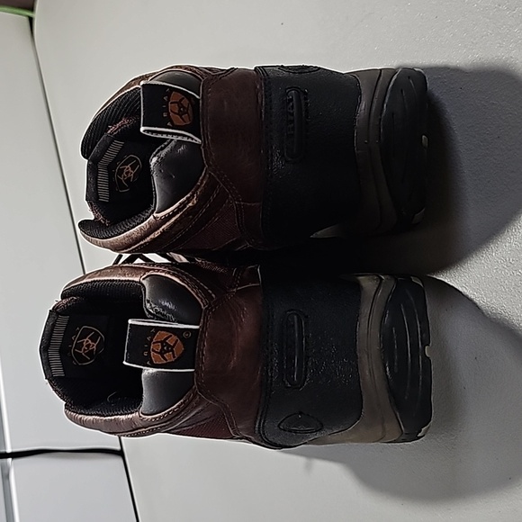 Ariat brown size 10.5 hiking shoes - Picture 4 of 6
